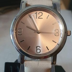 🦋10/$20🦋 Silver/Pink Women's Watch